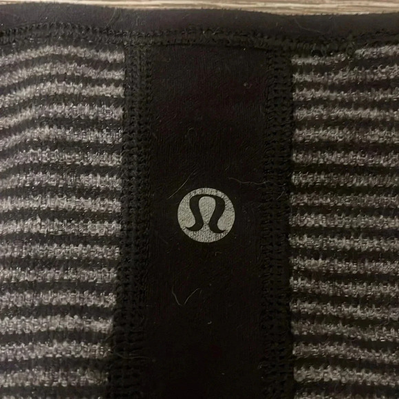 Lululemon Reversible Open Your Heart Long Sleeve Medium - Picture 3 of 8